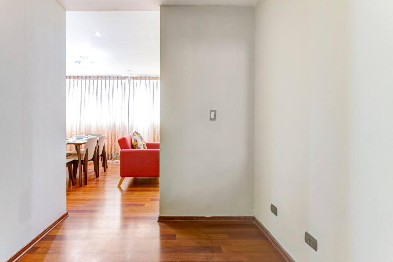 Apartamentos Estela En Alameda Colonial - 5Km Aeropuerto Jorge Chavez Лима Екстериор снимка