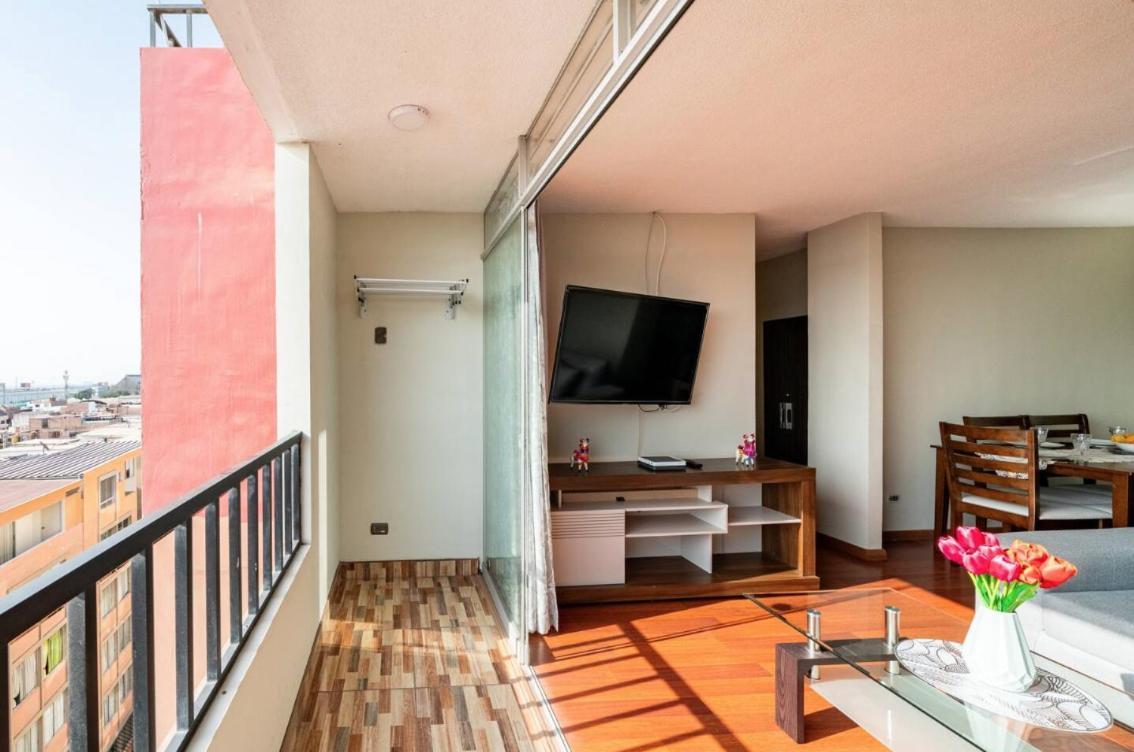 Apartamentos Estela En Alameda Colonial - 5Km Aeropuerto Jorge Chavez Лима Екстериор снимка