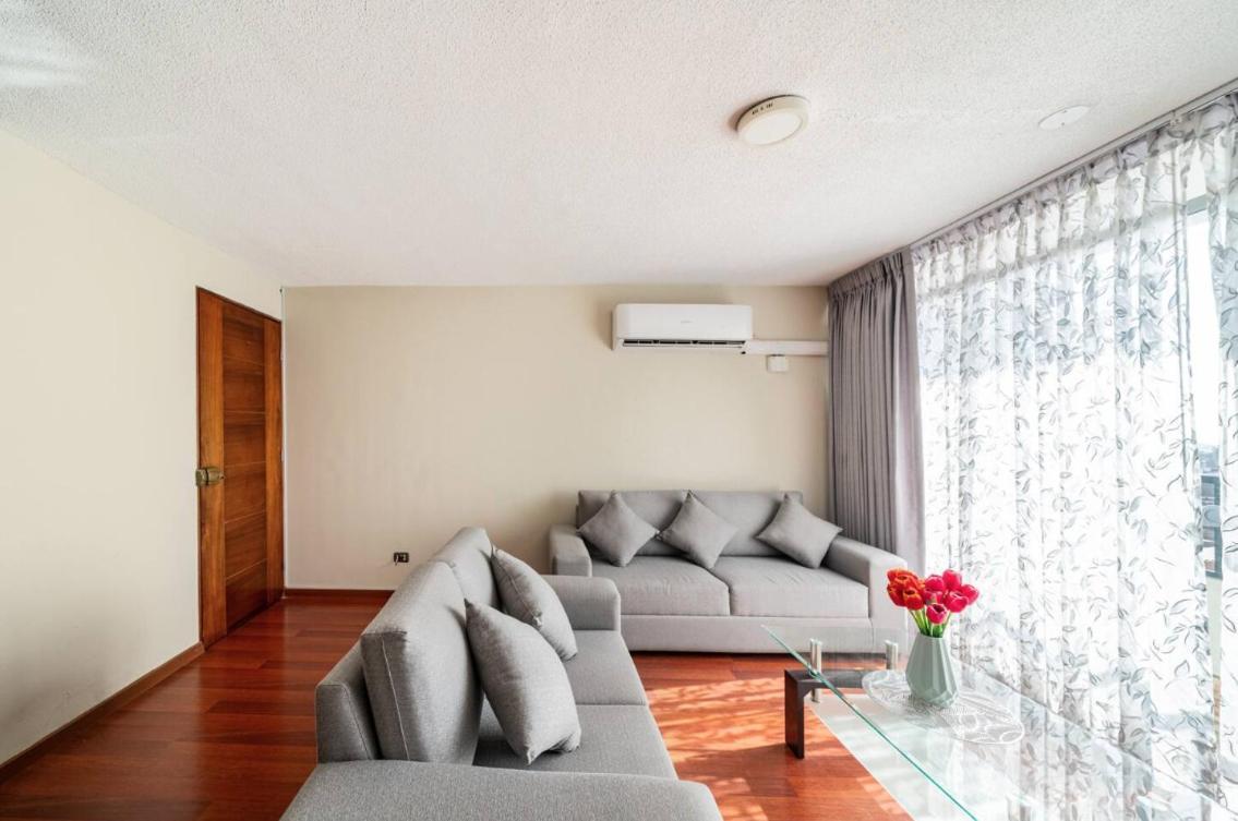 Apartamentos Estela En Alameda Colonial - 5Km Aeropuerto Jorge Chavez Лима Екстериор снимка