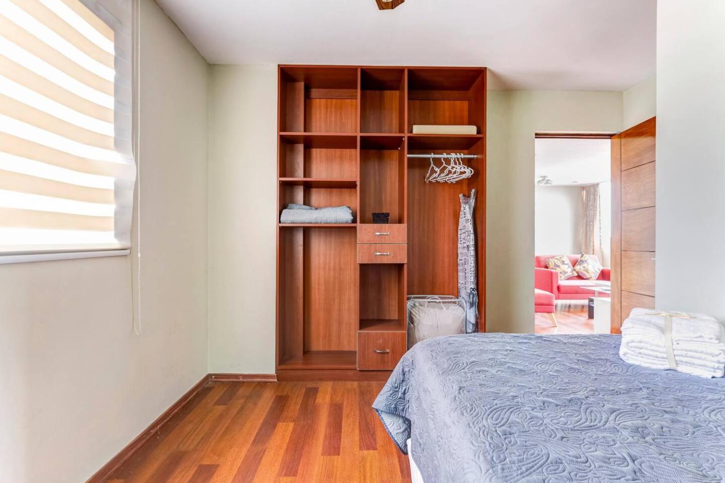 Apartamentos Estela En Alameda Colonial - 5Km Aeropuerto Jorge Chavez Лима Екстериор снимка